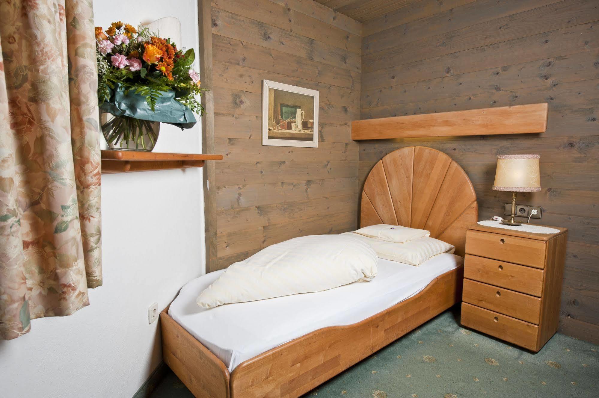 Haus Stefanie - Adults Only Hotel Seefeld in Tirol Luaran gambar
